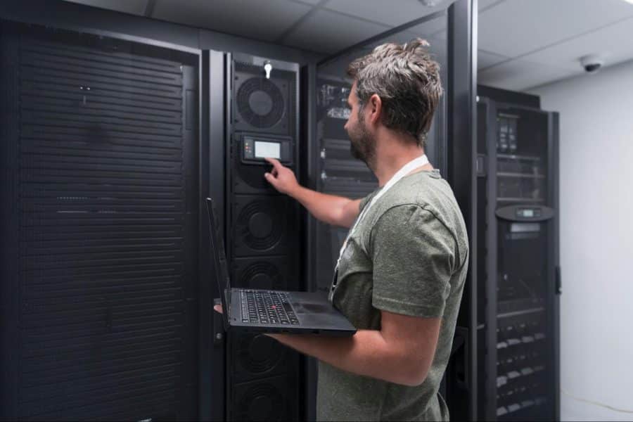 Common Type of Server Hardware -  mainframe server
